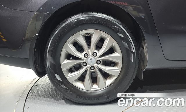 Kia Carnival 11-Seater Deluxe 2019 — фото 5