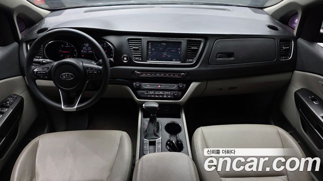 Kia Carnival 11-Seater Deluxe 2019 — фото 7
