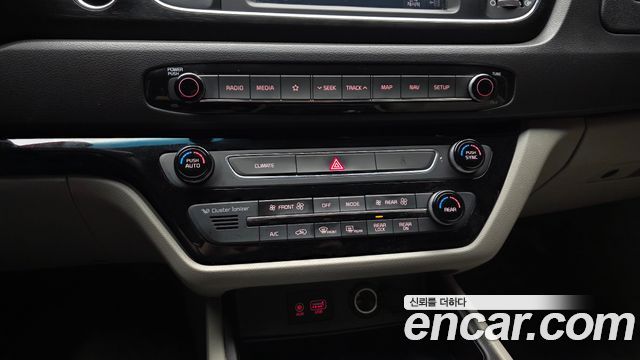 Kia Carnival 11-Seater Deluxe 2019 — фото 16