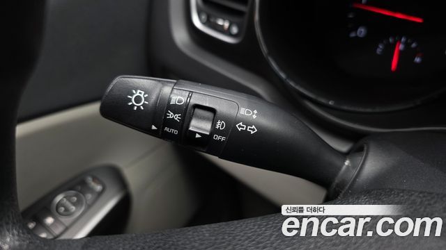 Kia Carnival 11-Seater Deluxe 2019 — фото 18
