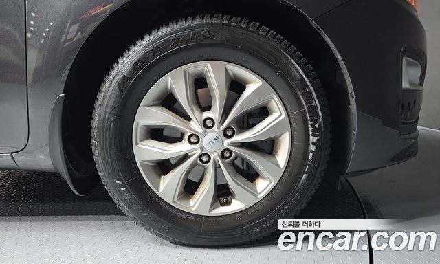 Kia Carnival 11-Seater Deluxe 2019 — фото 21