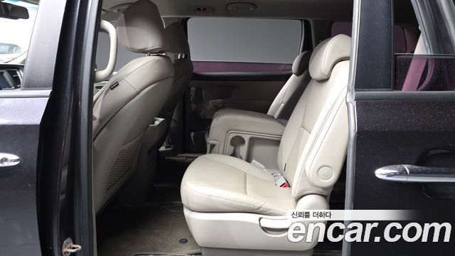 Kia Carnival 11-Seater Deluxe 2019 — фото 26