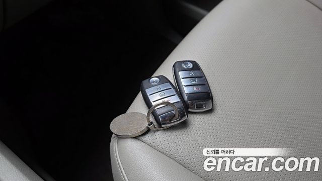 Kia Carnival 11-Seater Deluxe 2019 — фото 29