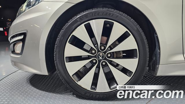 Kia K5 2.0 Prestige Standard 2012 — фото 5