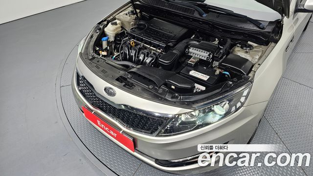 Kia K5 2.0 Prestige Standard 2012 — фото 6
