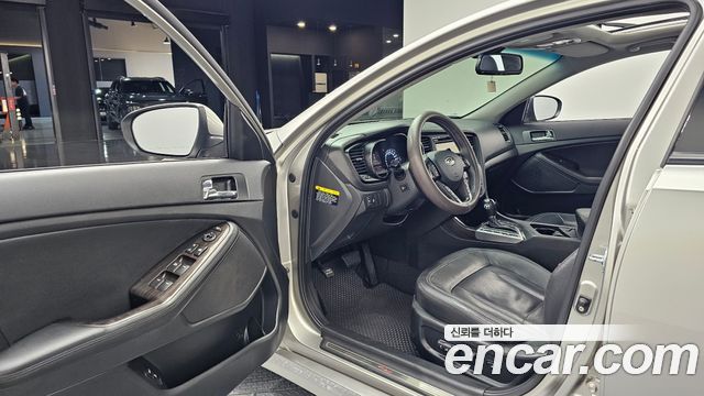 Kia K5 2.0 Prestige Standard 2012 — фото 10