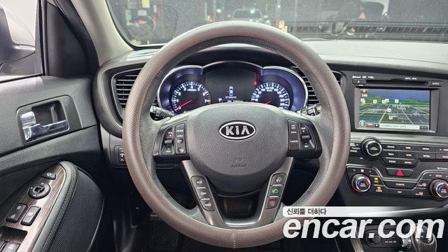 Kia K5 2.0 Prestige Standard 2012 — фото 13