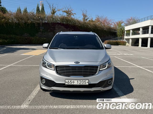 Kia Carnival 9-seater Prestige