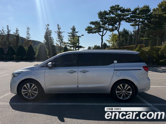 Kia Carnival 9-seater Prestige 2018 — фото 6