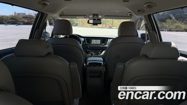 Kia Carnival 9-seater Prestige 2018 — фото 16