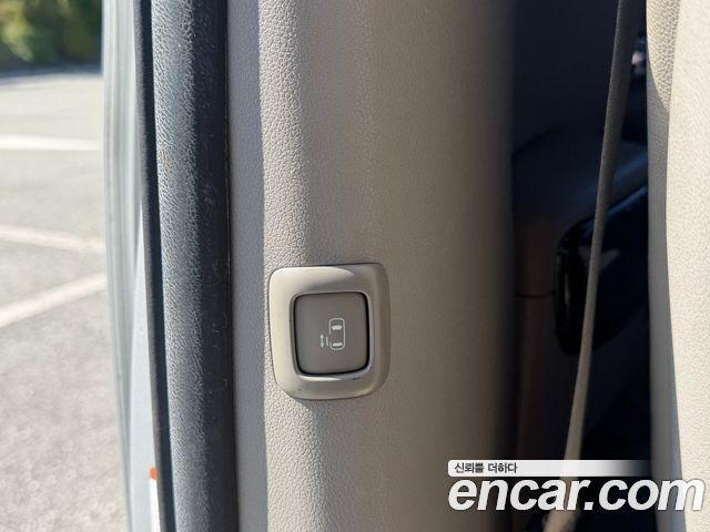 Kia Carnival 9-seater Prestige 2018 — фото 21