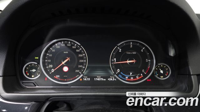 BMW 5 Series (F10) 520d 2015 — фото 8