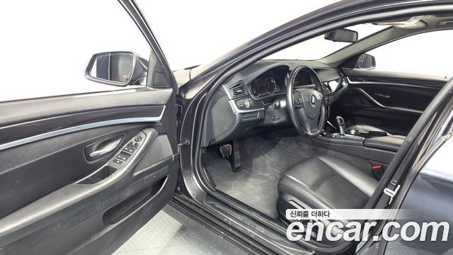 BMW 5 Series (F10) 520d 2015 — фото 10
