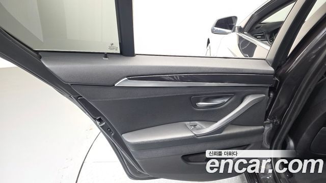 BMW 5 Series (F10) 520d 2015 — фото 25