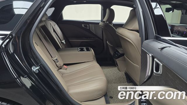 Kia K8 2.5 Gasoline 2WD Noblesse 2023 — фото 11