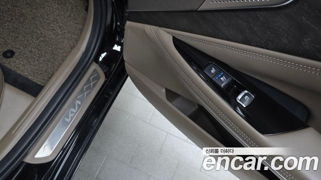 Kia K8 2.5 Gasoline 2WD Noblesse 2023 — фото 32