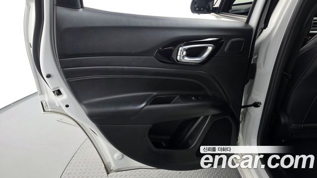 Jeep Compass (II) S 2.4 AWD 2022 — фото 25