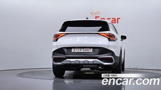 Kia Sportage (V) Diesel 2.0 2WD Prestige 2022 — фото 4