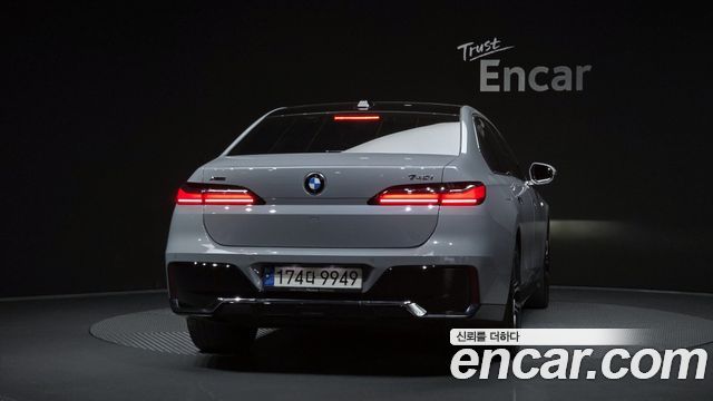 BMW 7 Series (G70) 740i xDrive M Sport 2024 — фото 4