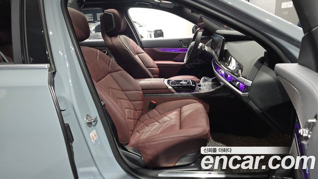 BMW 7 Series (G70) 740i xDrive M Sport 2024 — фото 12