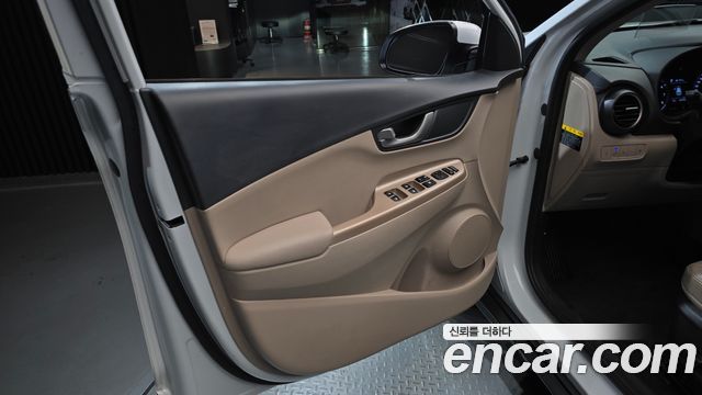 Hyundai Kona 1.6 Turbo 2WD Modern Art 2018 — фото 24