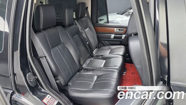 Land Rover Discovery 4 3.0 SDV6 SE 2015 — фото 18