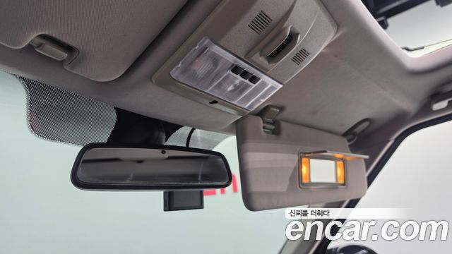 Land Rover Discovery 4 3.0 SDV6 SE 2015 — фото 19