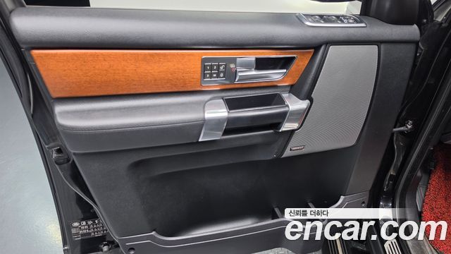 Land Rover Discovery 4 3.0 SDV6 SE 2015 — фото 24