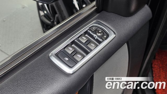 Land Rover Discovery 4 3.0 SDV6 SE 2015 — фото 27