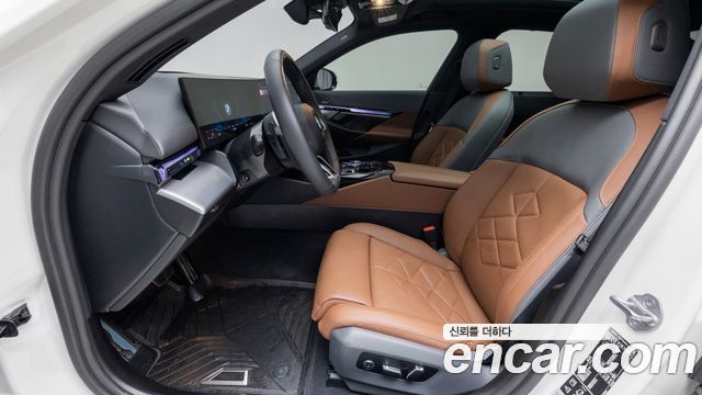 BMW 5 Series (G60) 530i xDrive M Sport 2024 — фото 15
