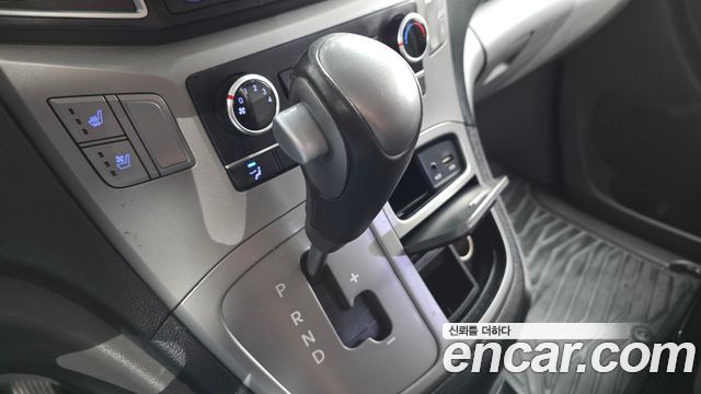 Hyundai Grand Starex 5-Seater VAN Modern 2017 — фото 9