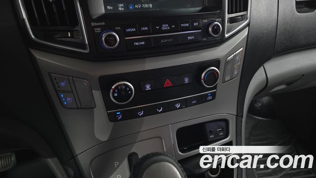 Hyundai Grand Starex 5-Seater VAN Modern 2017 — фото 16