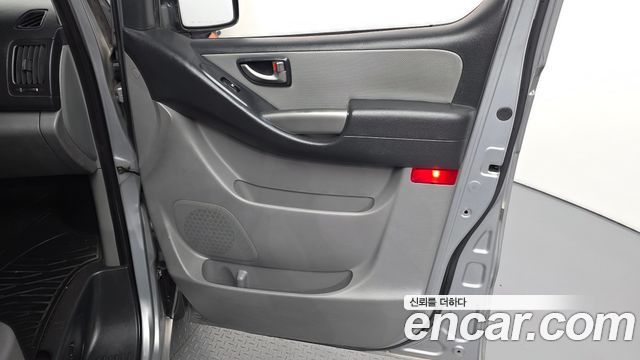 Hyundai Grand Starex 5-Seater VAN Modern 2017 — фото 24