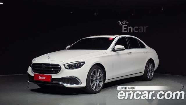 Mercedes-Benz E-Class (W213) E300e 4MATIC Exclusive 2022 — фото 1