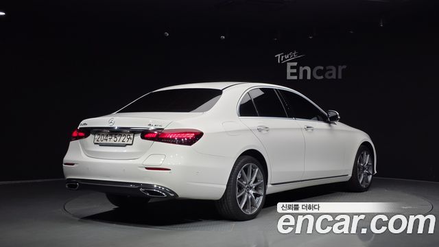 Mercedes-Benz E-Class (W213) E300e 4MATIC Exclusive 2022 — фото 2