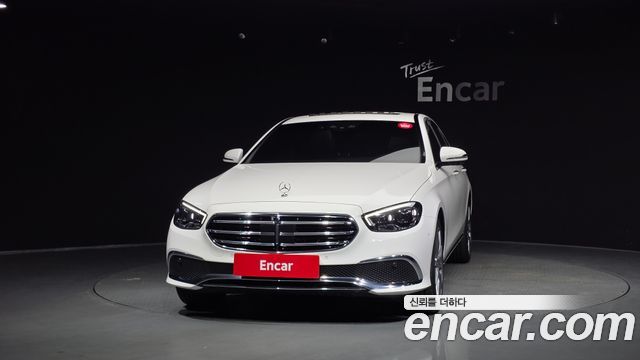 Mercedes-Benz E-Class (W213) E300e 4MATIC Exclusive 2022 — фото 3