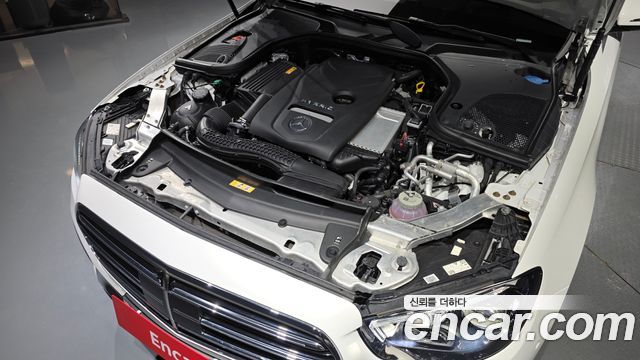 Mercedes-Benz E-Class (W213) E300e 4MATIC Exclusive 2022 — фото 6