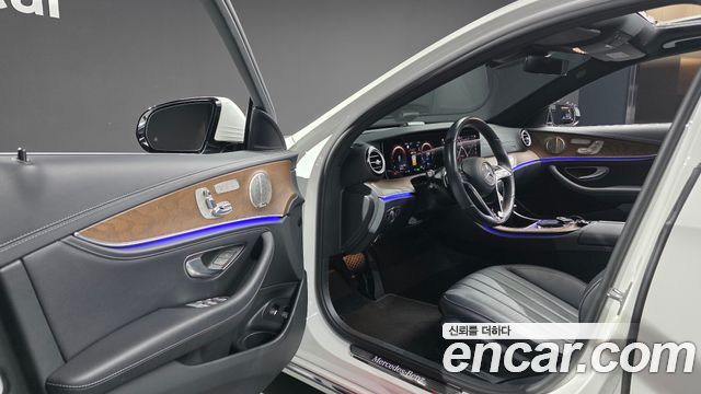 Mercedes-Benz E-Class (W213) E300e 4MATIC Exclusive 2022 — фото 10