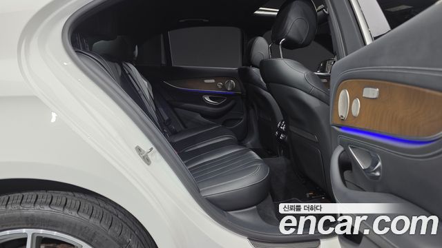 Mercedes-Benz E-Class (W213) E300e 4MATIC Exclusive 2022 — фото 11