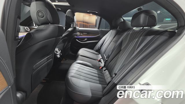 Mercedes-Benz E-Class (W213) E300e 4MATIC Exclusive 2022 — фото 12