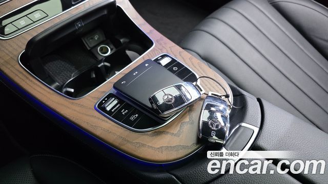 Mercedes-Benz E-Class (W213) E300e 4MATIC Exclusive 2022 — фото 18