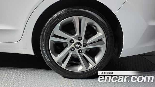 Hyundai Avante (AD) 1.6 GDI Value Plus 2018 — фото 21
