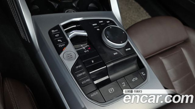BMW 4 Series (G22) 420i M Sport Convertible 2024 — фото 9