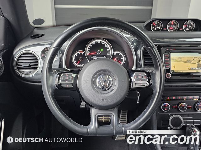 Volkswagen Beetle 2.0 TDI Premium 3rd 2014 — фото 17