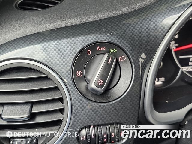 Volkswagen Beetle 2.0 TDI Premium 3rd 2014 — фото 20