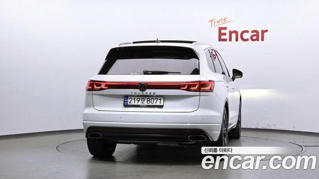 Volkswagen Touareg (III) 3.0 TDI Prestige 2024 — фото 4