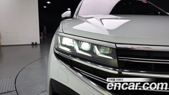 Volkswagen Touareg (III) 3.0 TDI Prestige 2024 — фото 22