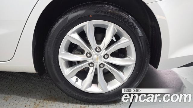 Chevrolet Malibu 1.3 Turbo Premier 2019 — фото 21