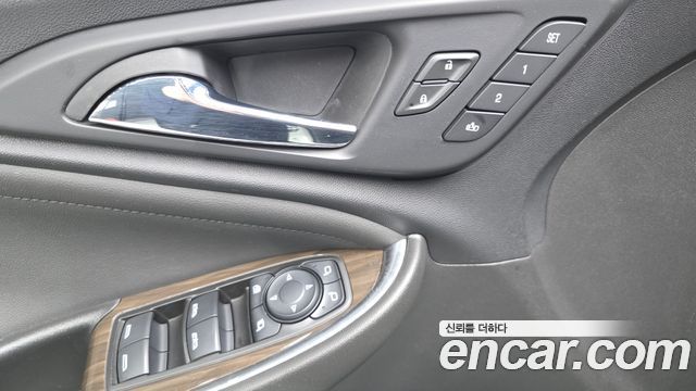 Chevrolet Malibu 1.3 Turbo Premier 2019 — фото 27