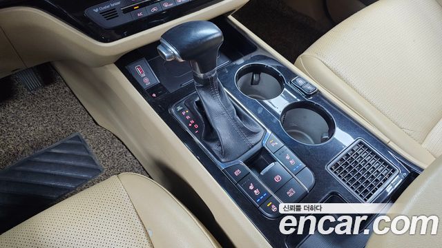 Kia Carnival 9-Seater Hi-Limousine Prestige 2019 — фото 9